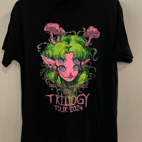 Gildan Tops - Melanie Martinez Concert 2024  Black and Green Short Sleeve Tee